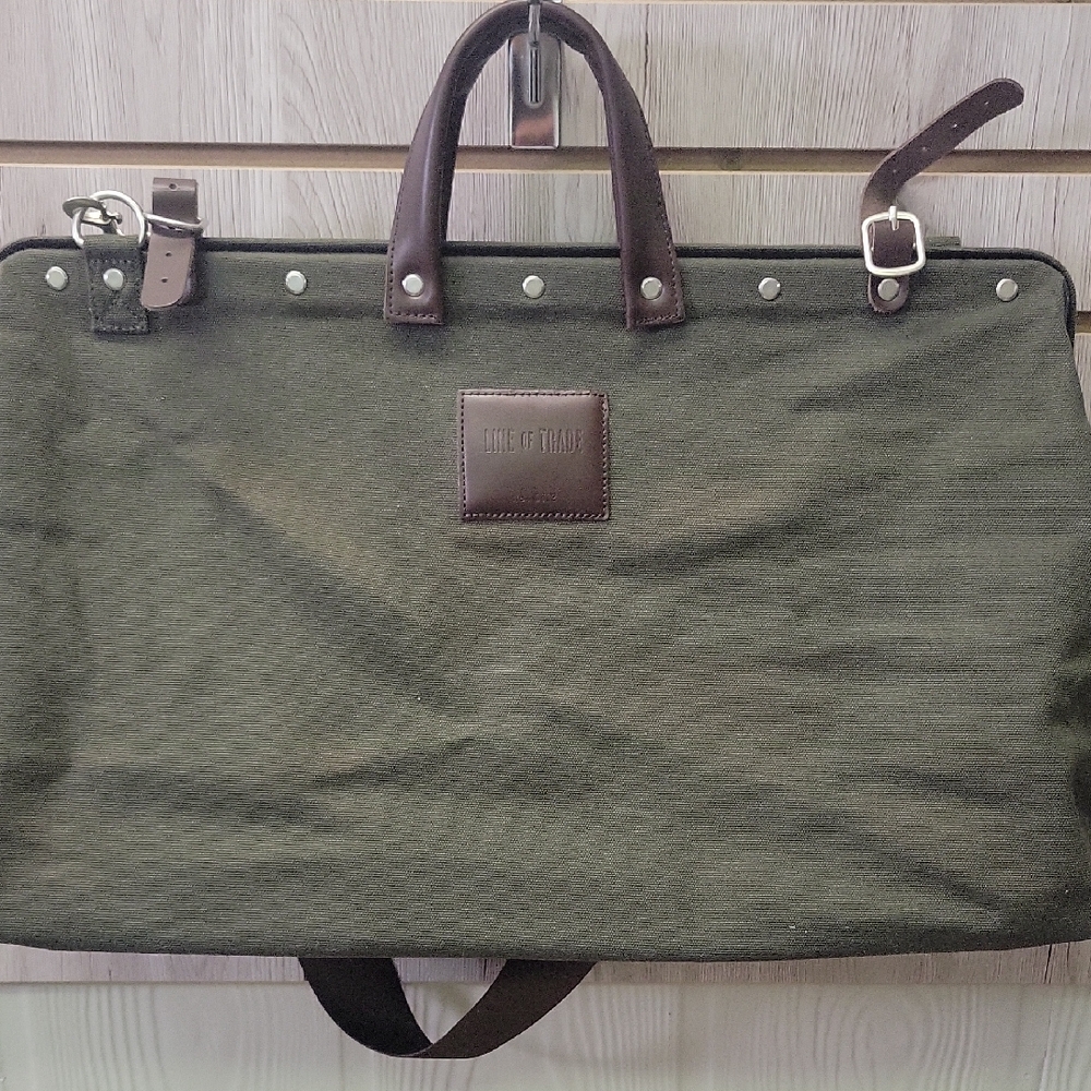 Chic Olive Green Women's Travel Bag with Leather Details
